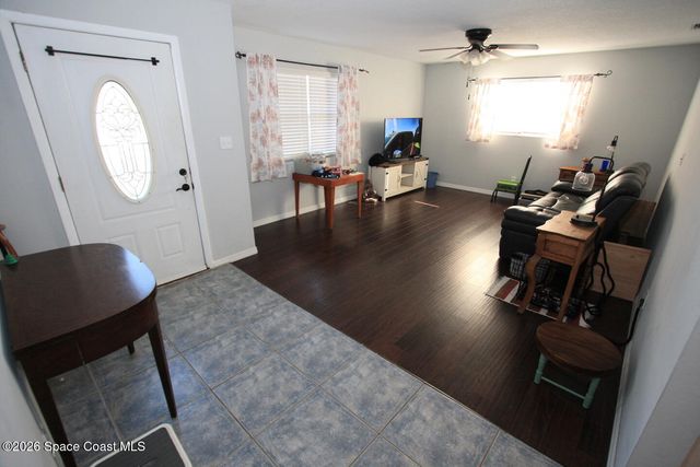 8205 93rd Avenue, Vero Beach, FL 32967