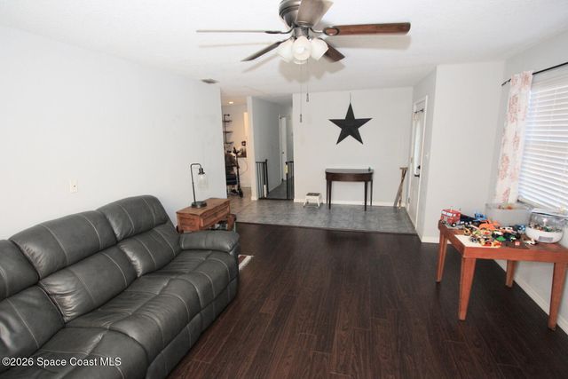 8205 93rd Avenue, Vero Beach, FL 32967