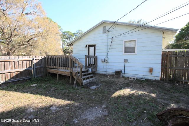 8205 93rd Avenue, Vero Beach, FL 32967