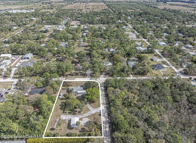 8205 93rd Avenue, Vero Beach, FL 32967