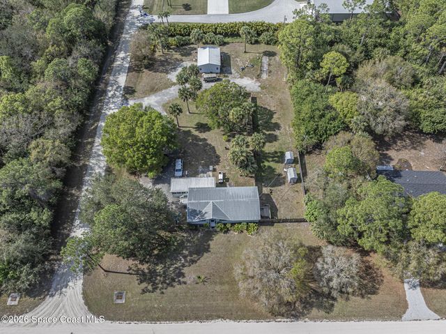 8205 93rd Avenue, Vero Beach, FL 32967