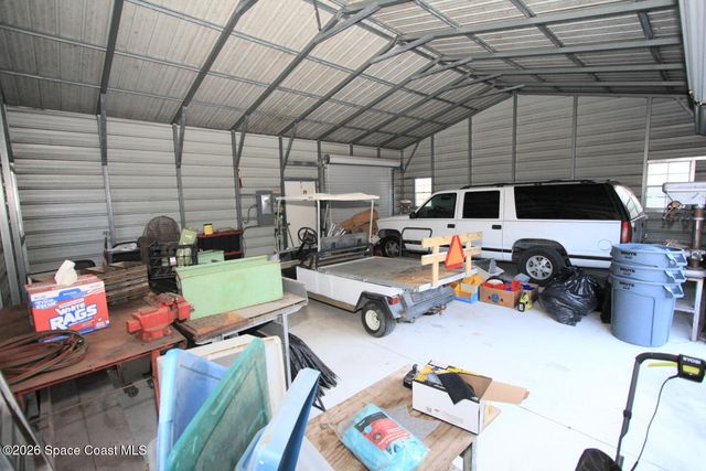 8205 93rd Avenue, Vero Beach, FL 32967