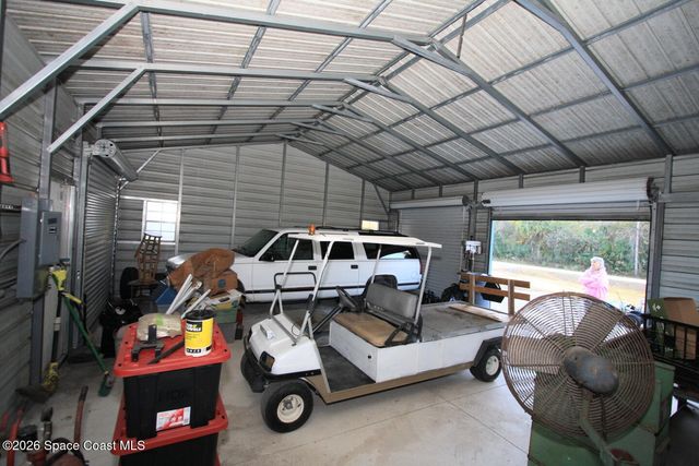 8205 93rd Avenue, Vero Beach, FL 32967