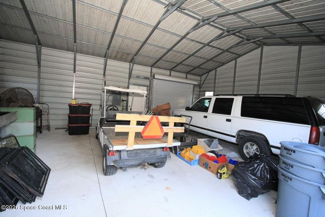 8205 93rd Avenue, Vero Beach, FL 32967