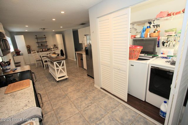 8205 93rd Avenue, Vero Beach, FL 32967