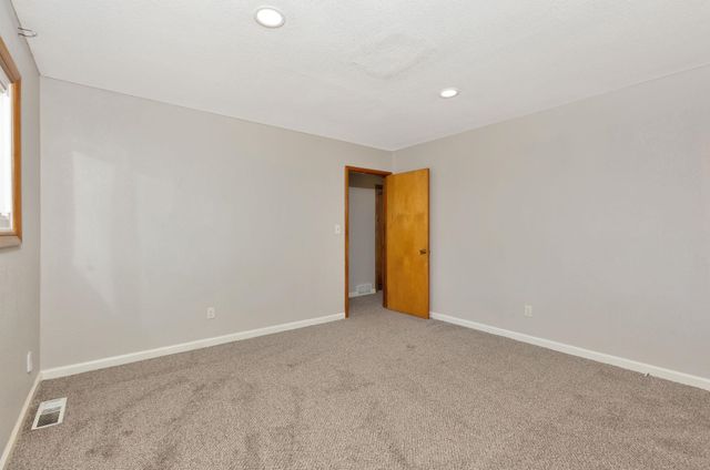 2208 E Blake St, Wichita, KS 67211