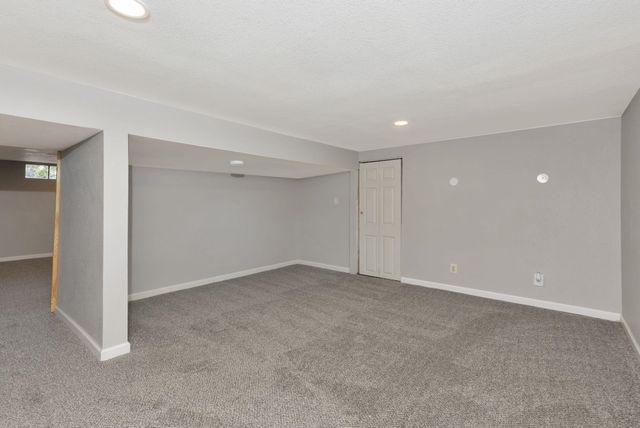 2208 E Blake St, Wichita, KS 67211