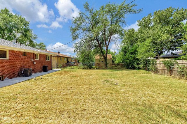 2208 E Blake St, Wichita, KS 67211