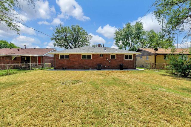 2208 E Blake St, Wichita, KS 67211