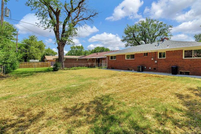 2208 E Blake St, Wichita, KS 67211