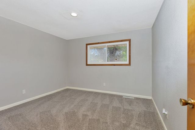 2208 E Blake St, Wichita, KS 67211