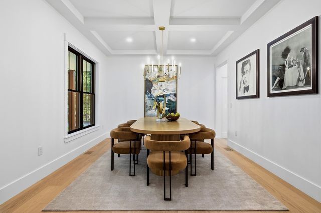 29 Hartford St, Dover, MA 02030