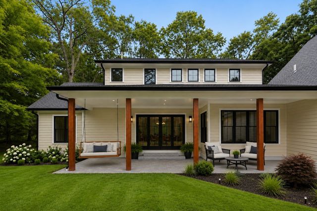 29 Hartford St, Dover, MA 02030