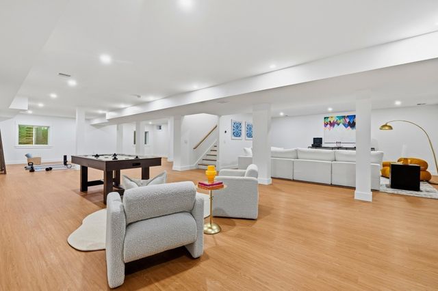 29 Hartford St, Dover, MA 02030