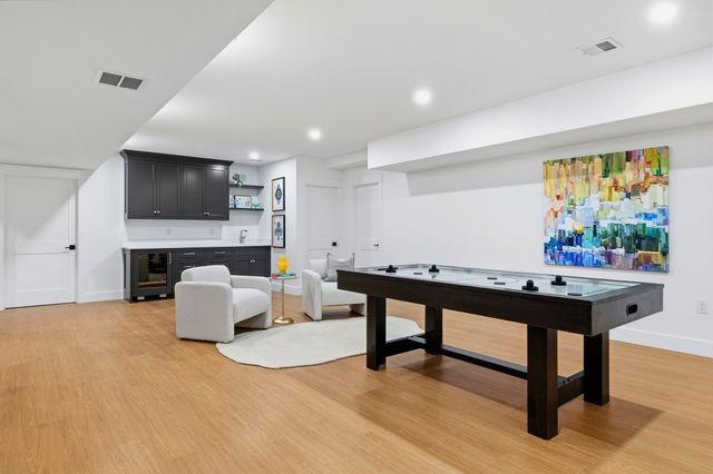 29 Hartford St, Dover, MA 02030