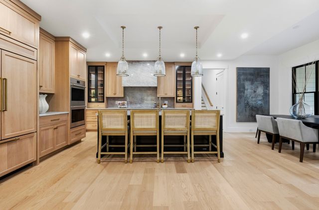 29 Hartford St, Dover, MA 02030