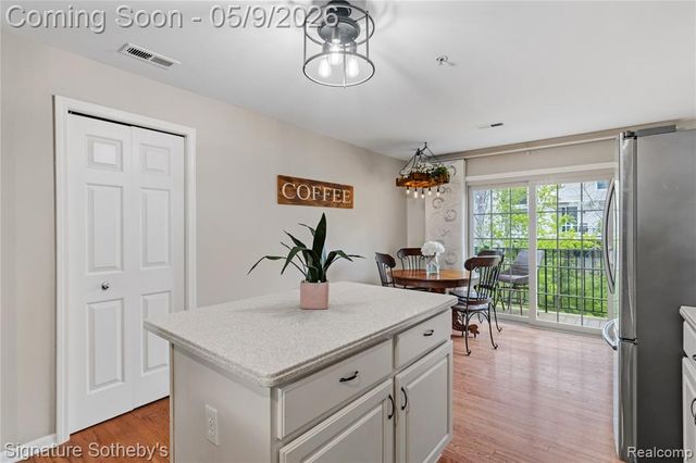 601 Village Lane, Milford, MI 48381