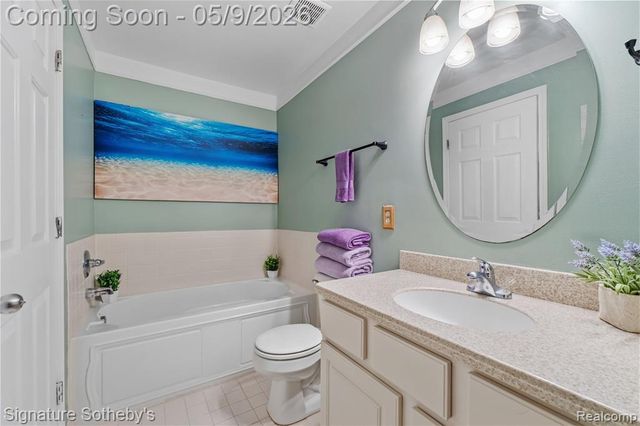 601 Village Lane, Milford, MI 48381