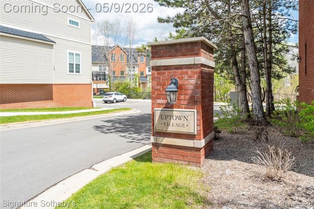 601 Village Lane, Milford, MI 48381