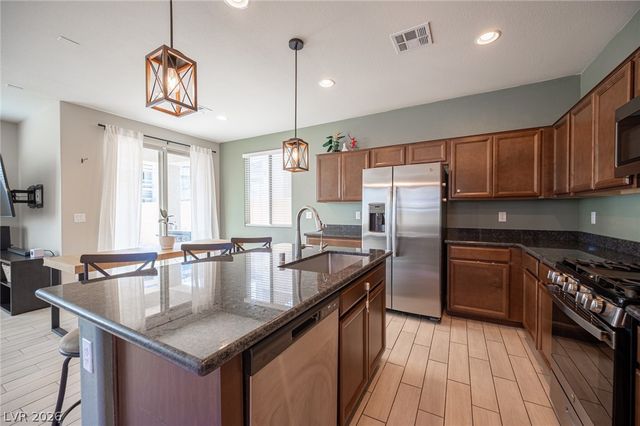 1905 Rini Ridge Avenue, North Las Vegas, NV 89031