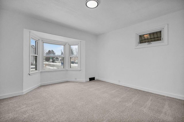 356 W 9TH AVENUE, Oshkosh, WI 54902