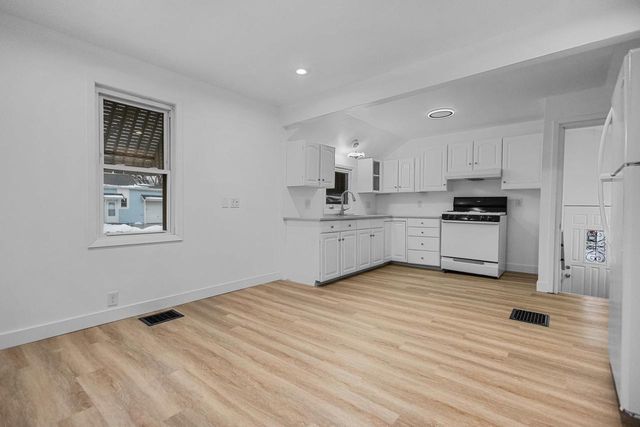 356 W 9TH AVENUE, Oshkosh, WI 54902