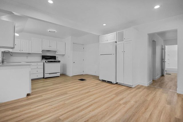 356 W 9TH AVENUE, Oshkosh, WI 54902