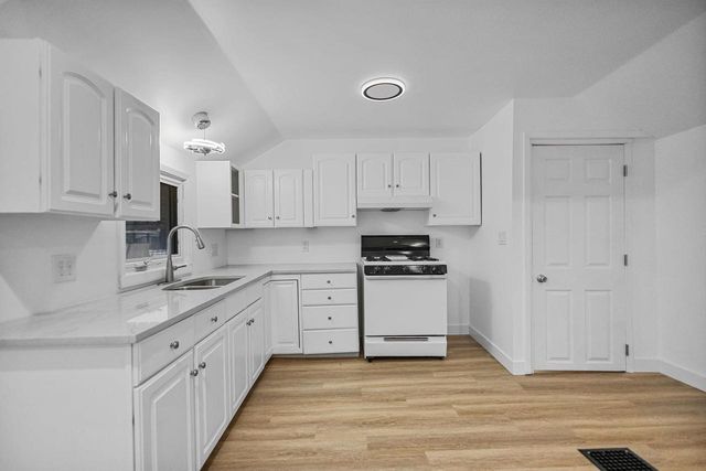 356 W 9TH AVENUE, Oshkosh, WI 54902