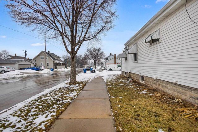 356 W 9TH AVENUE, Oshkosh, WI 54902