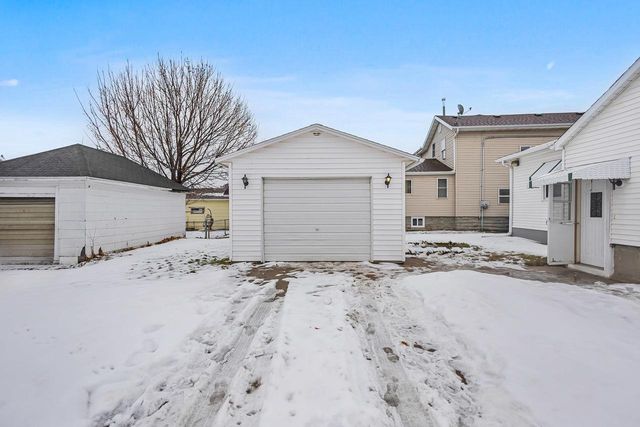 356 W 9TH AVENUE, Oshkosh, WI 54902