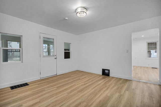 356 W 9TH AVENUE, Oshkosh, WI 54902