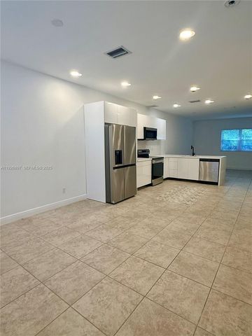 977 NE Trailside Run, Port St. Lucie, Port St Lucie, FL 34983