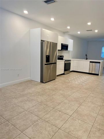 977 NE Trailside Run, Port St. Lucie, Port St Lucie, FL 34983