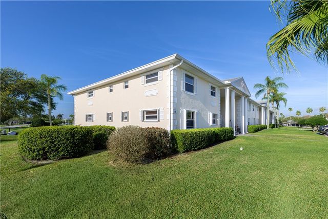 351 N Grove Isle Circle 351, Vero Beach, FL 32962