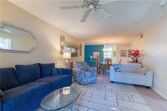 351 N Grove Isle Circle 351, Vero Beach, FL 32962