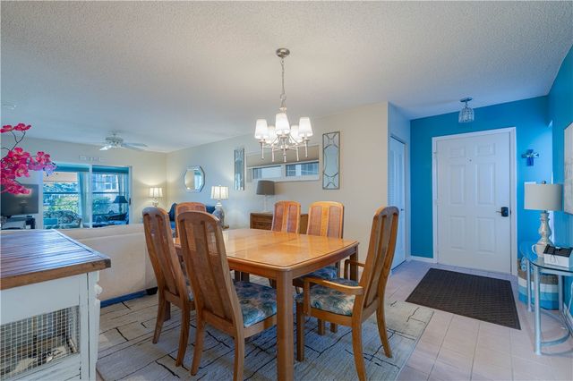 351 N Grove Isle Circle 351, Vero Beach, FL 32962