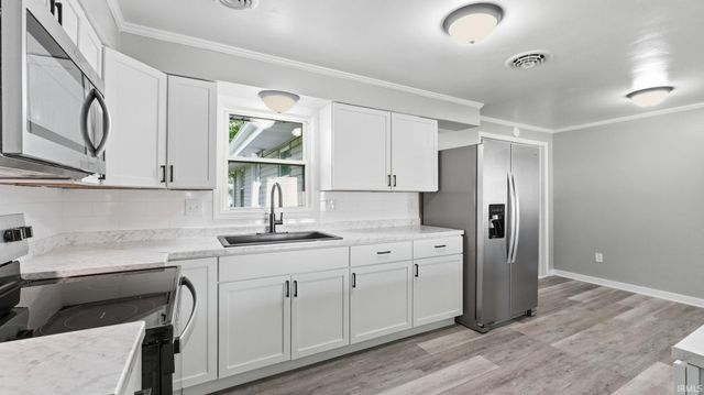 1817 Klug Drive, Fort Wayne, IN 46818