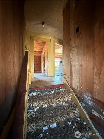 222 12th Street, Raymond, WA 98577