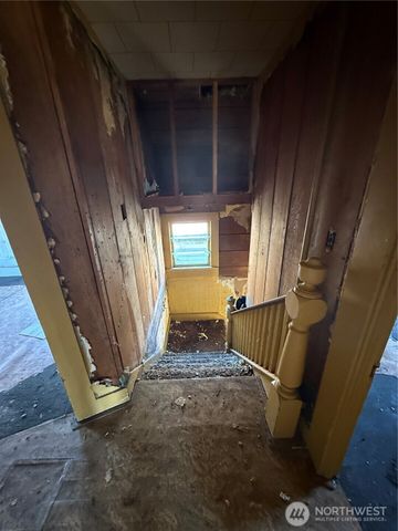 222 12th Street, Raymond, WA 98577