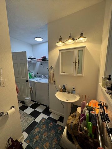 1300 Antone Street, Bryan, TX 77803