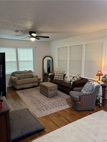 1300 Antone Street, Bryan, TX 77803