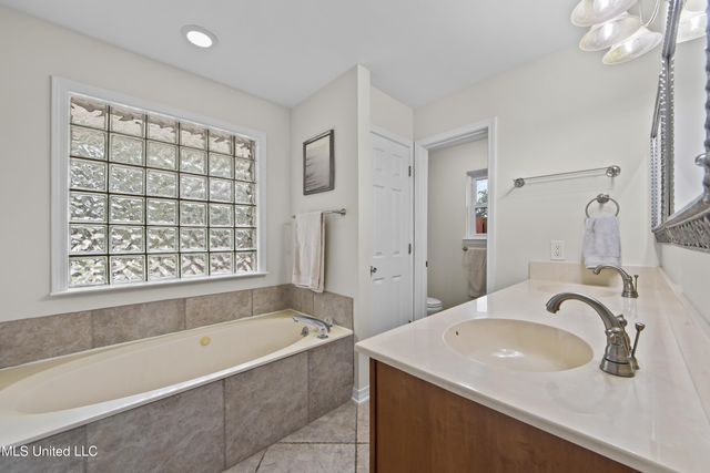 5813 Moreton Place, Ocean Springs, MS 39564