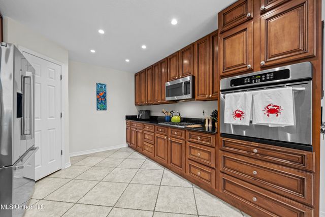 5813 Moreton Place, Ocean Springs, MS 39564