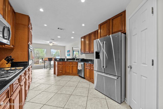 5813 Moreton Place, Ocean Springs, MS 39564