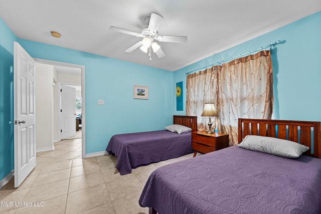 5813 Moreton Place, Ocean Springs, MS 39564