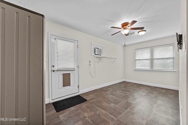 5813 Moreton Place, Ocean Springs, MS 39564