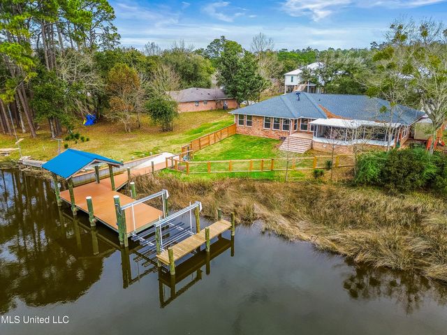 5813 Moreton Place, Ocean Springs, MS 39564