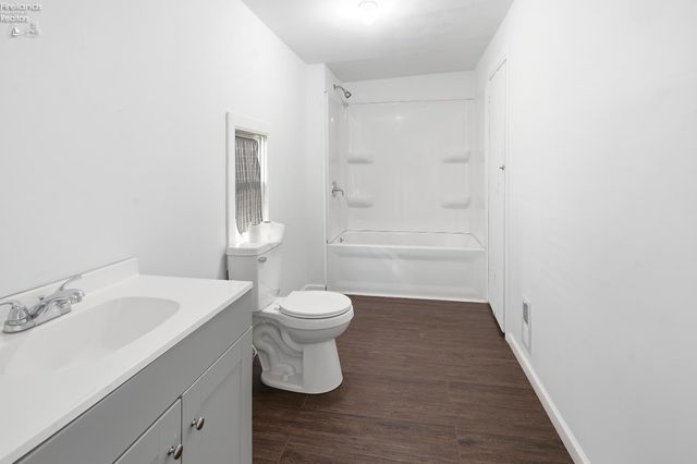 S 746 Front Street, Fremont, OH 43420