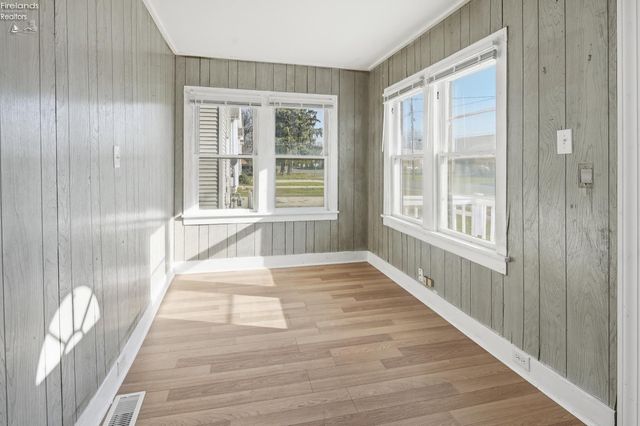 S 746 Front Street, Fremont, OH 43420