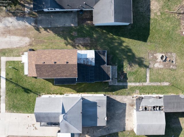 S 746 Front Street, Fremont, OH 43420